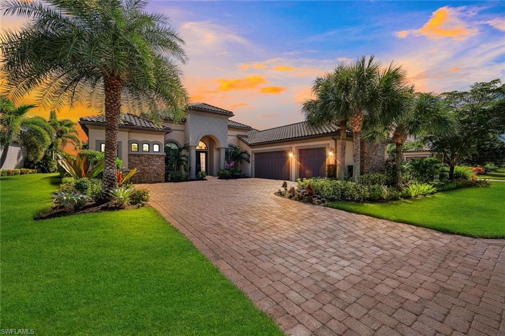 8678 Amour CT NAPLES, FL 34119