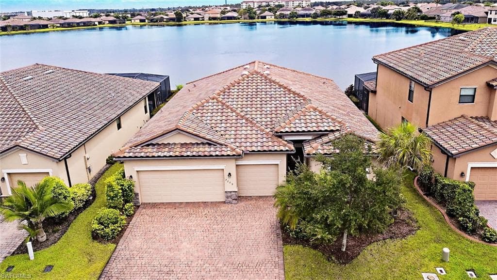 2779 Via Piazza LOOP FORT MYERS, FL 33905