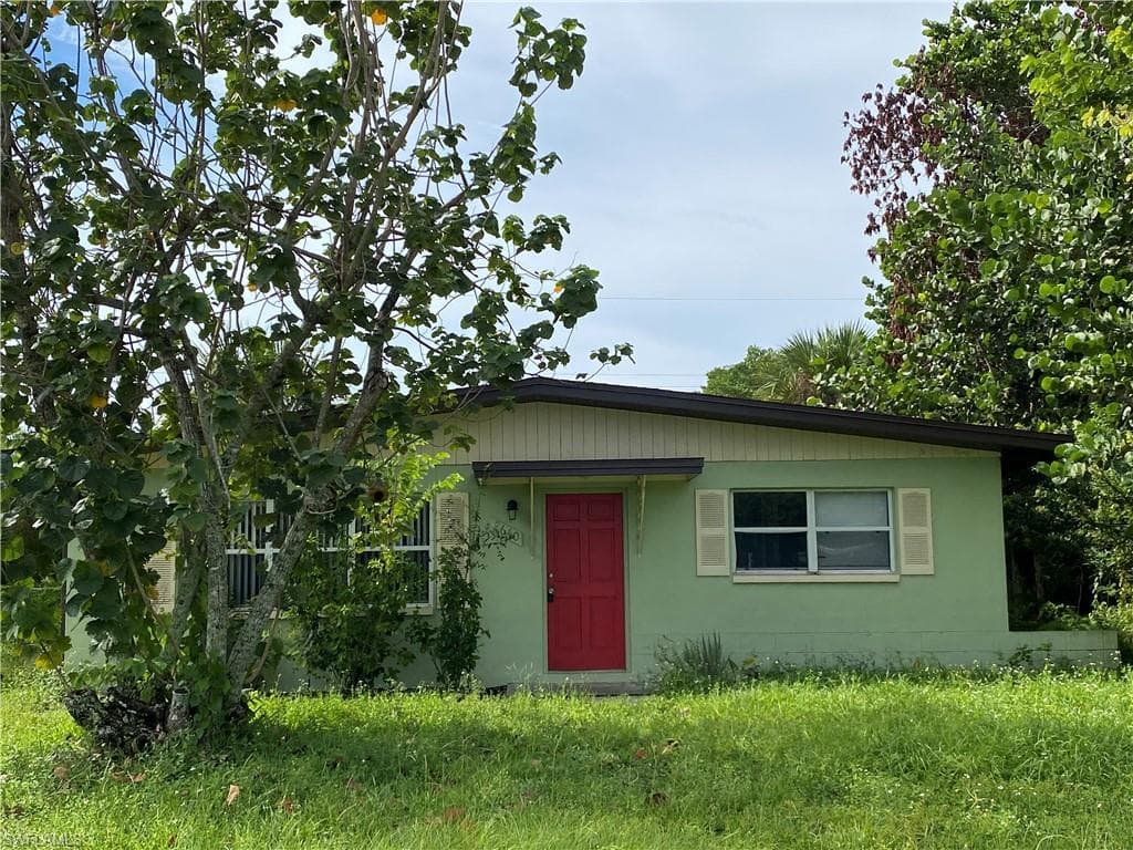 2640 Elmwood ST FORT MYERS, FL 33901