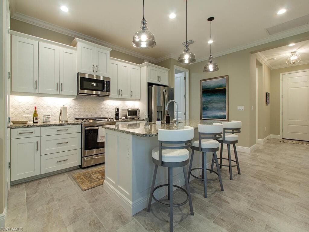 2179 Marquesa CIR NAPLES, FL 34112