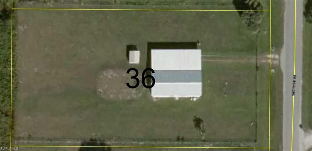 1389 Everglade AVE LABELLE, FL 33935