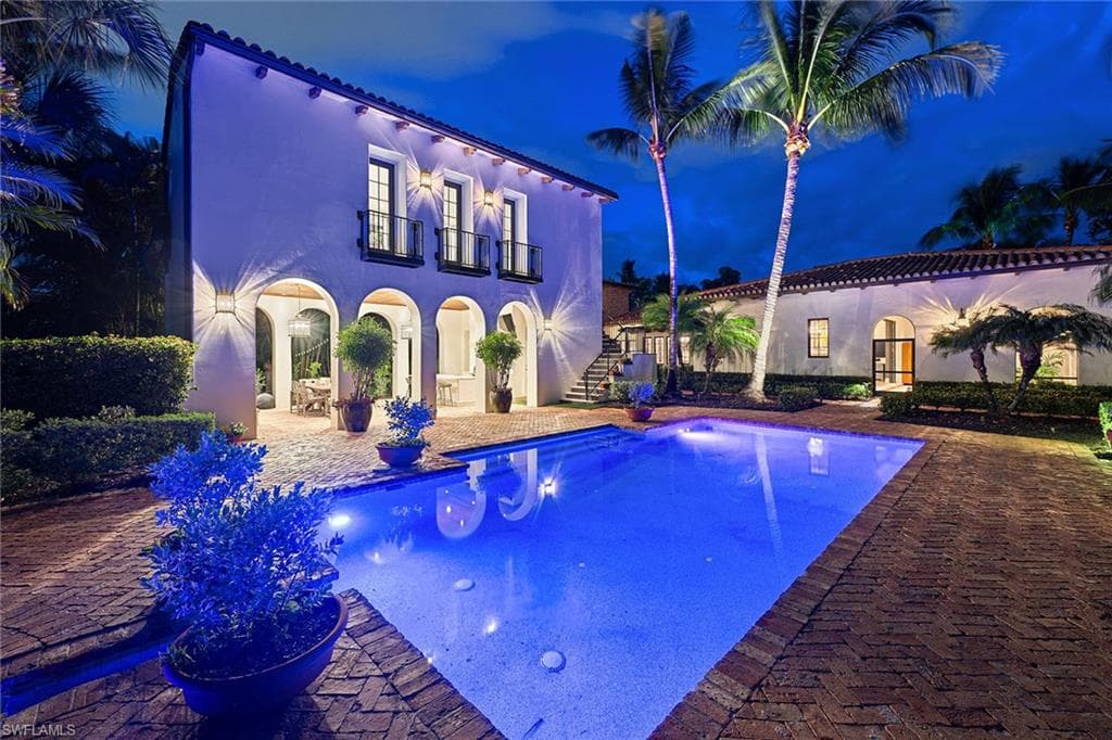 10842 Est Cortile CT NAPLES, FL 34110