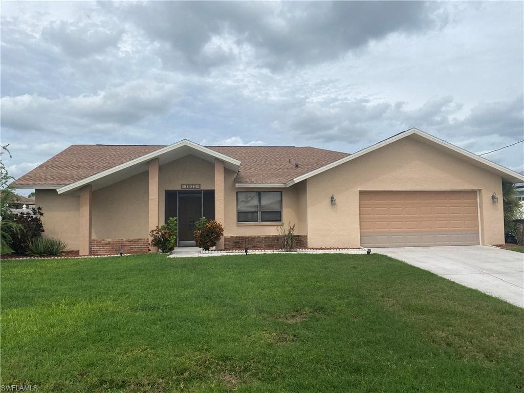 1925 SE 9th TER CAPE CORAL, FL 33990