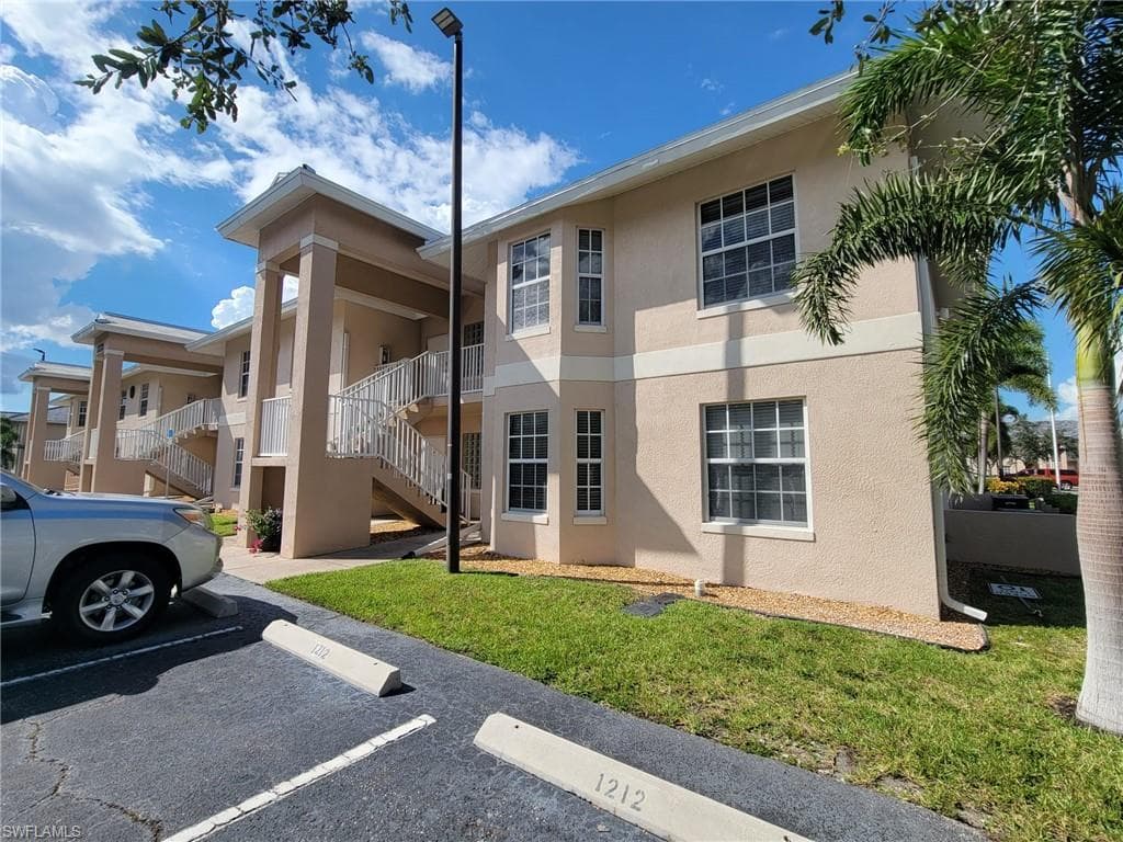 8313 Bernwood Cove LOOP 1211 FORT MYERS, FL 33966