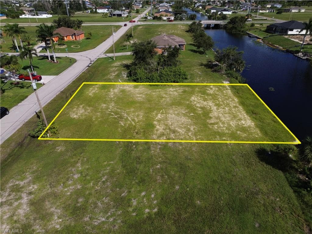 2436 SW 1st TER CAPE CORAL, FL 33991
