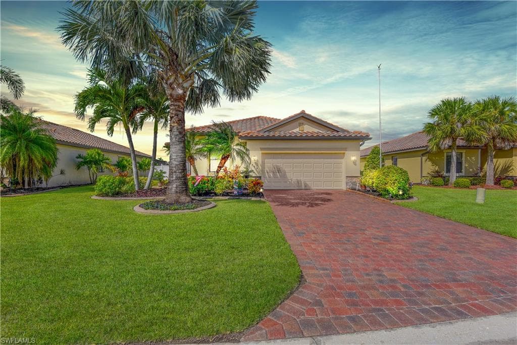 2784 Via Piazza LOOP FORT MYERS, FL 33905