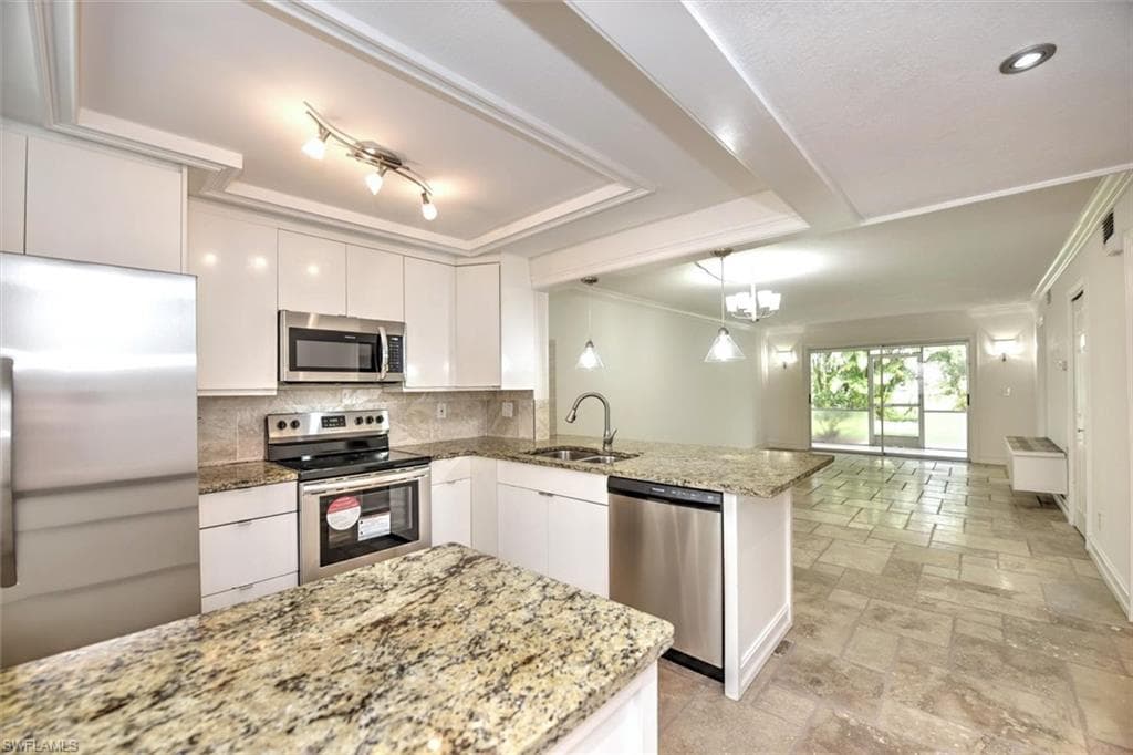 905 SW 48th TER 102 CAPE CORAL, FL 33914