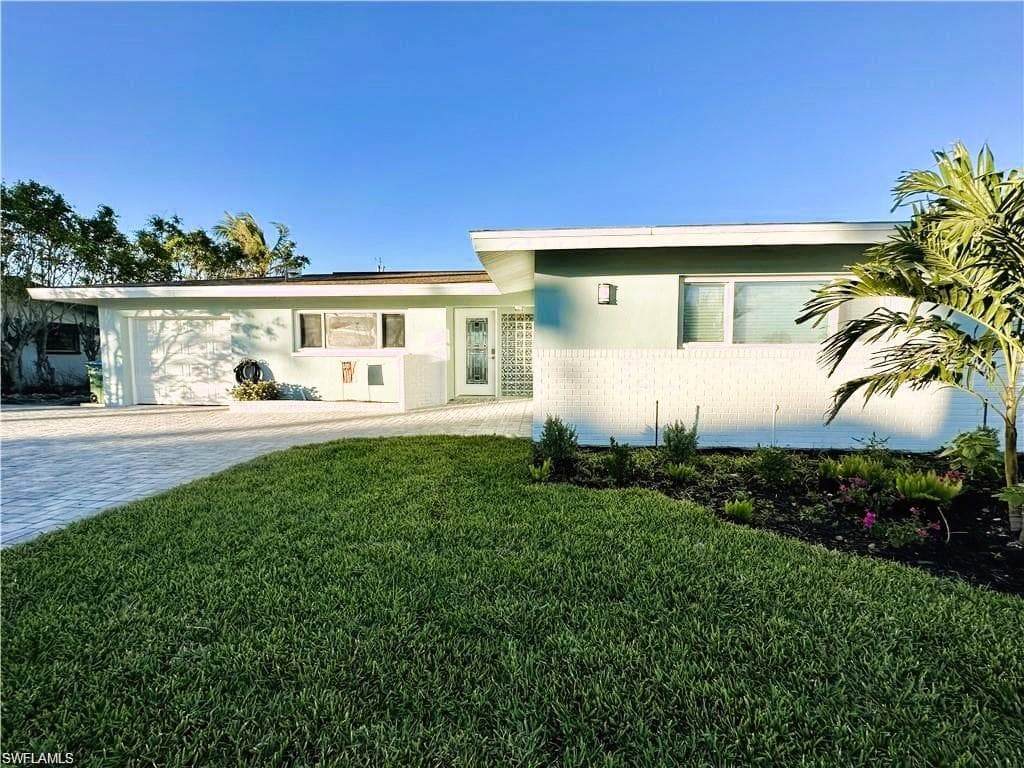 335 Bayshore DR CAPE CORAL, FL 33904