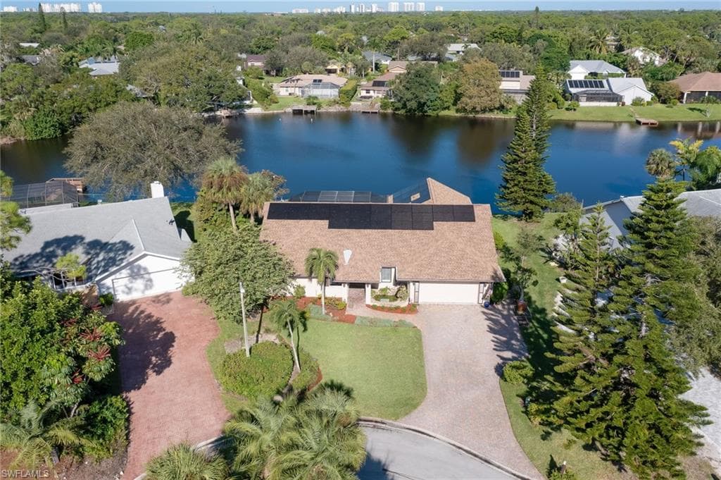 161 Oakwood DR NAPLES, FL 34110