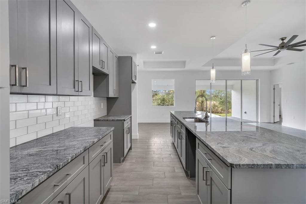 2811 29th ST SW LEHIGH ACRES, FL 33976