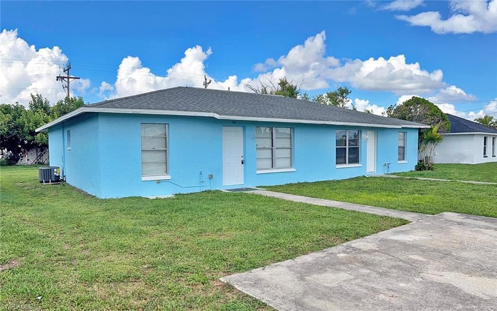 947-949 NE Pine Island LN CAPE CORAL, FL 33909