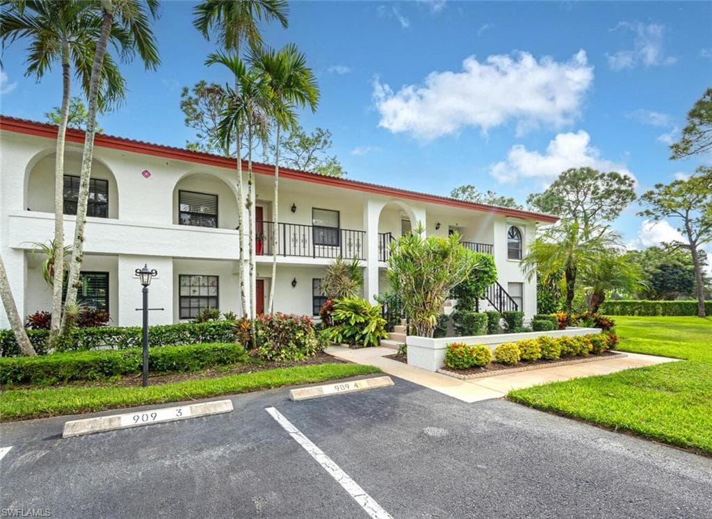 909 Augusta BLVD 909-8 NAPLES, FL 34113