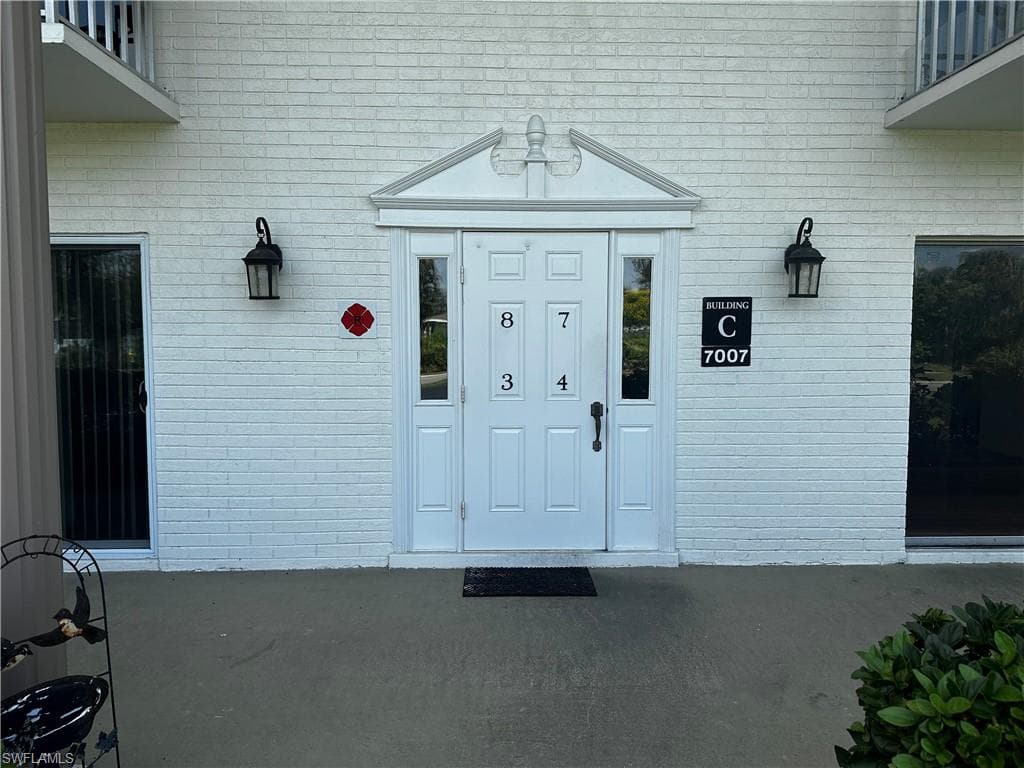 7007 New Post DR 4 NORTH FORT MYERS, FL 33917