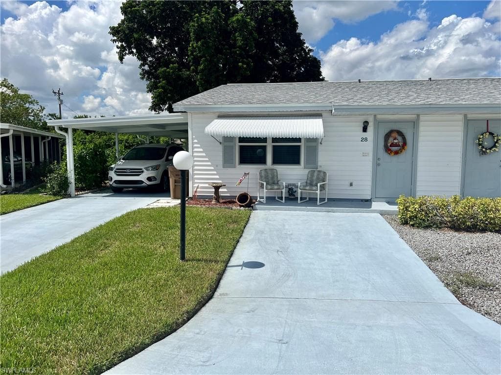 28 Desert Candle CIR LEHIGH ACRES, FL 33936
