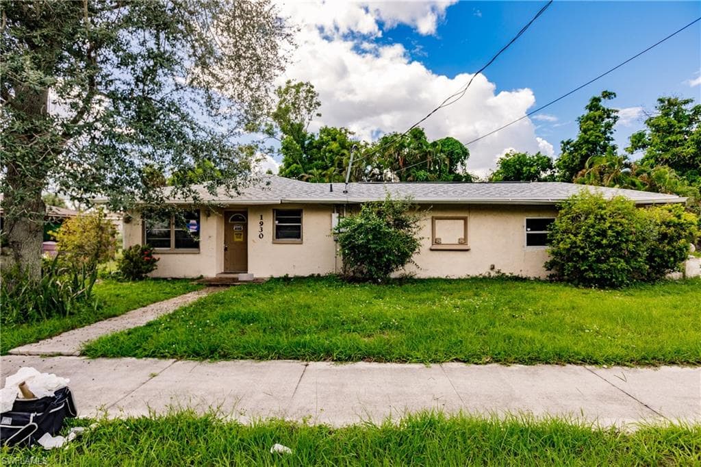 1930 Cranford AVE FORT MYERS, FL 33916