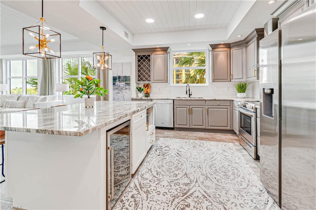 2797 1st ST 306 FORT MYERS, FL 33916