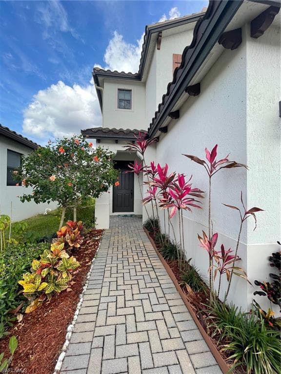 8740 Madrid CIR NAPLES, FL 34104