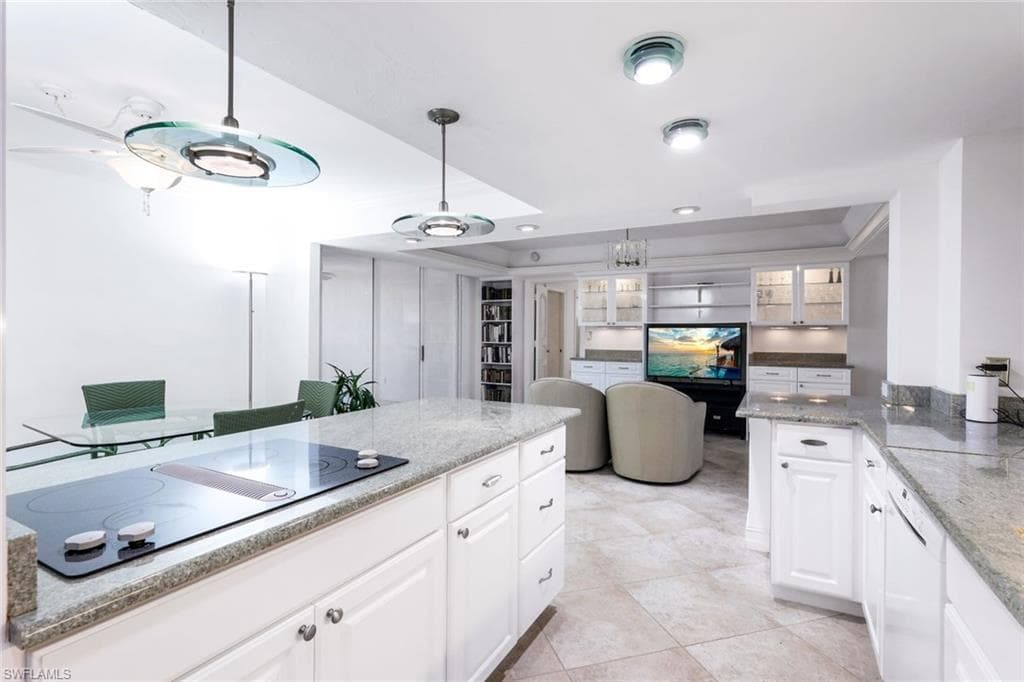 5601 TURTLE BAY DR 1001 NAPLES, FL 34108