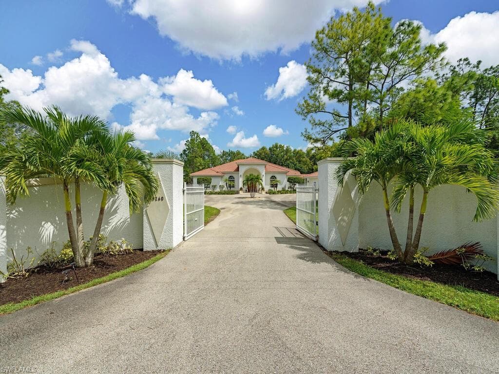 6260 Britney LN NAPLES, FL 34116