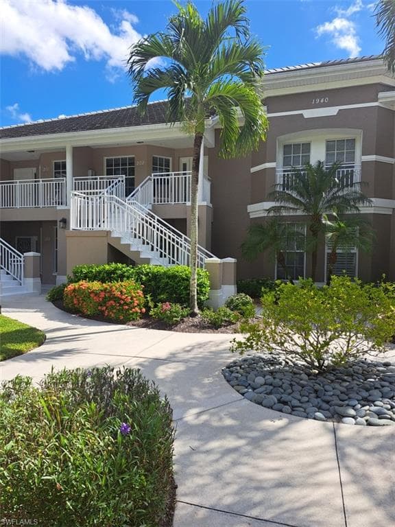 1940 Willow Bend CIR 3-102 NAPLES, FL 34109