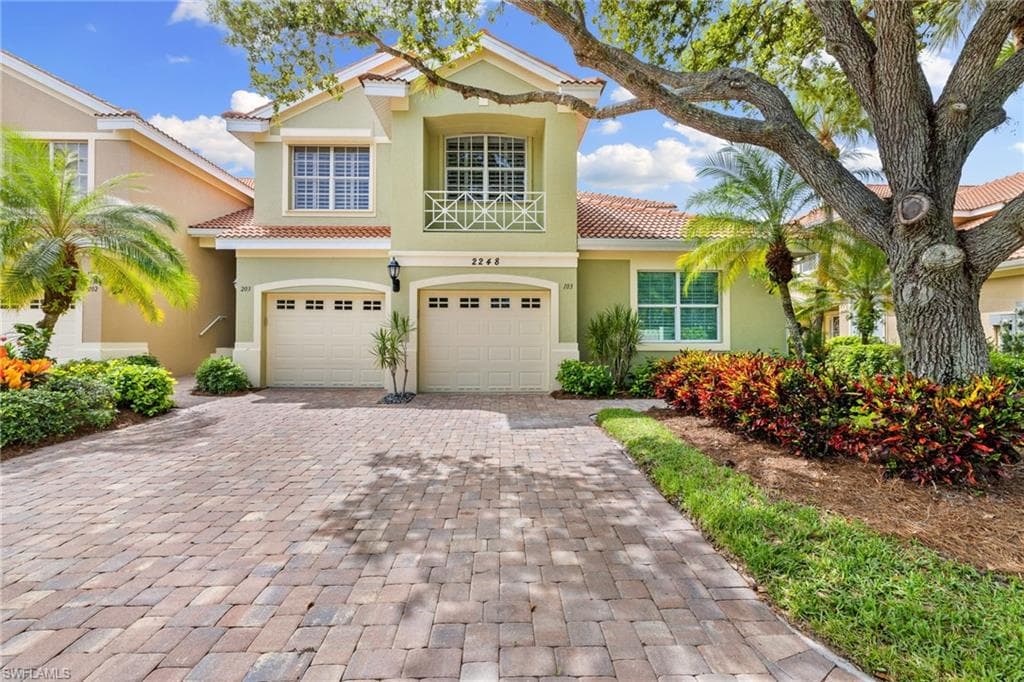 2248 Ashton Oaks LN 2-103 NAPLES, FL 34109