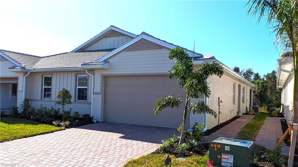986 Enbrook LOOP NAPLES, FL 34114