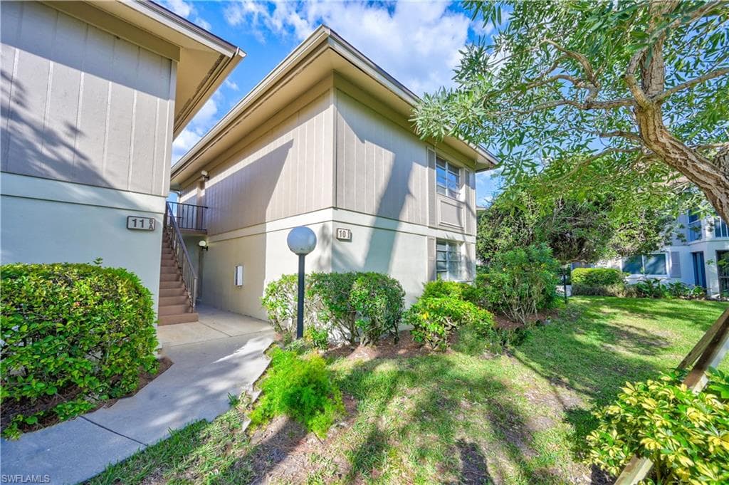 10 Bob O Link CT 10A NAPLES, FL 34105
