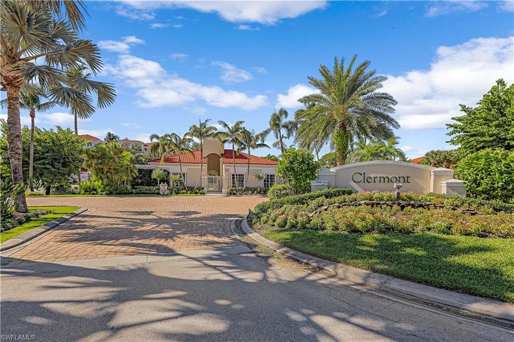 1540 Clermont DR F-105 NAPLES, FL 34109