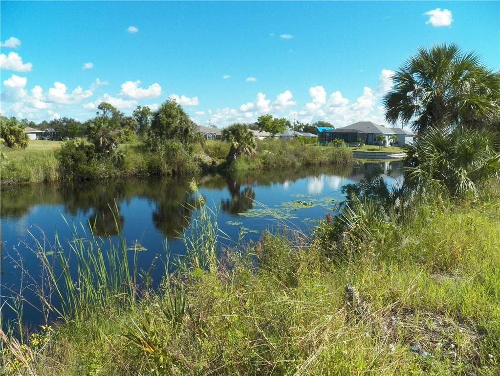 2011 NE 27th ST CAPE CORAL, FL 33909