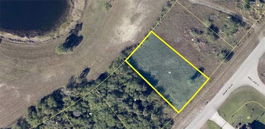 935 Grant BLVD LEHIGH ACRES, FL 33974