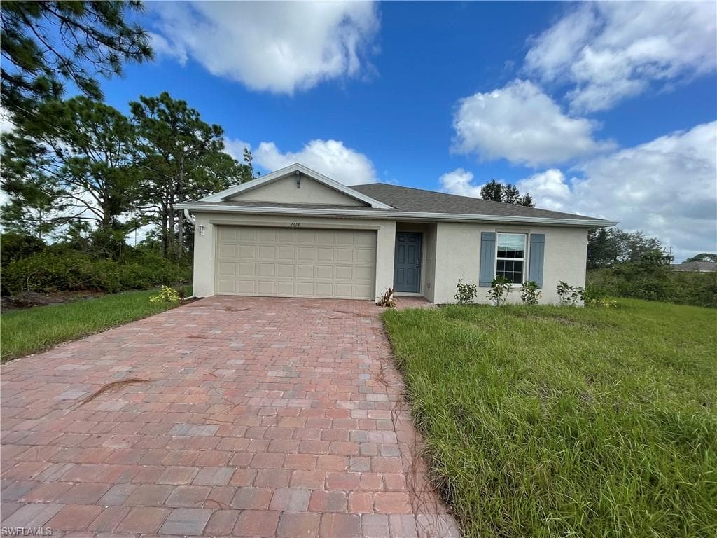 2614 56th ST W LEHIGH ACRES, FL 33971