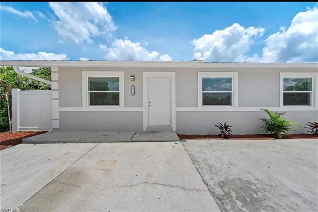 4415 Thomasson LN NAPLES, FL 34112