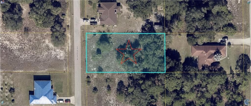 1606 McArthur AVE LEHIGH ACRES, FL 33972