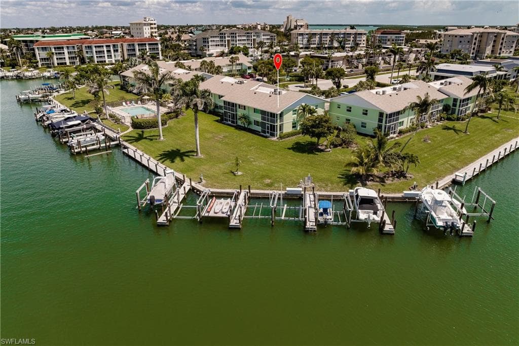 860 Panama CT 106 MARCO ISLAND, FL 34145