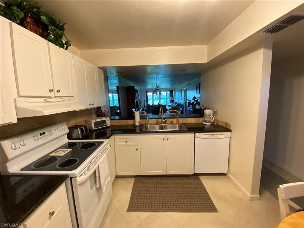 3846 Snowflake LN 1202 NAPLES, FL 34112