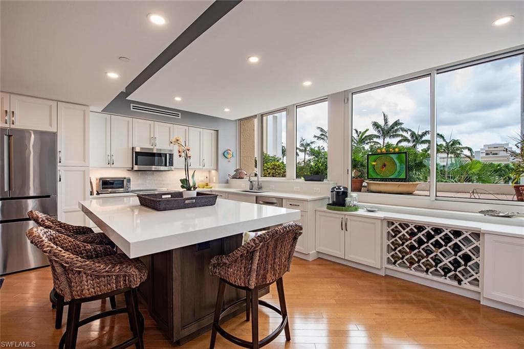 7117 Pelican Bay BLVD 206 NAPLES, FL 34108