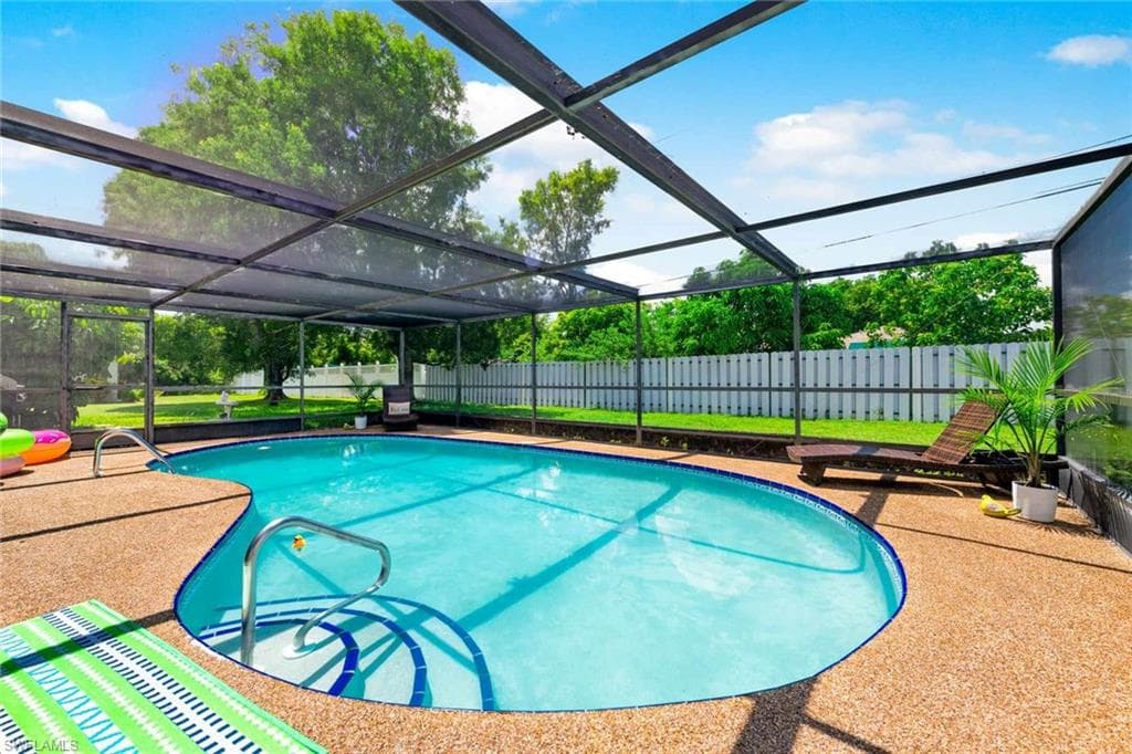 2206 SE 4th ST CAPE CORAL, FL 33990
