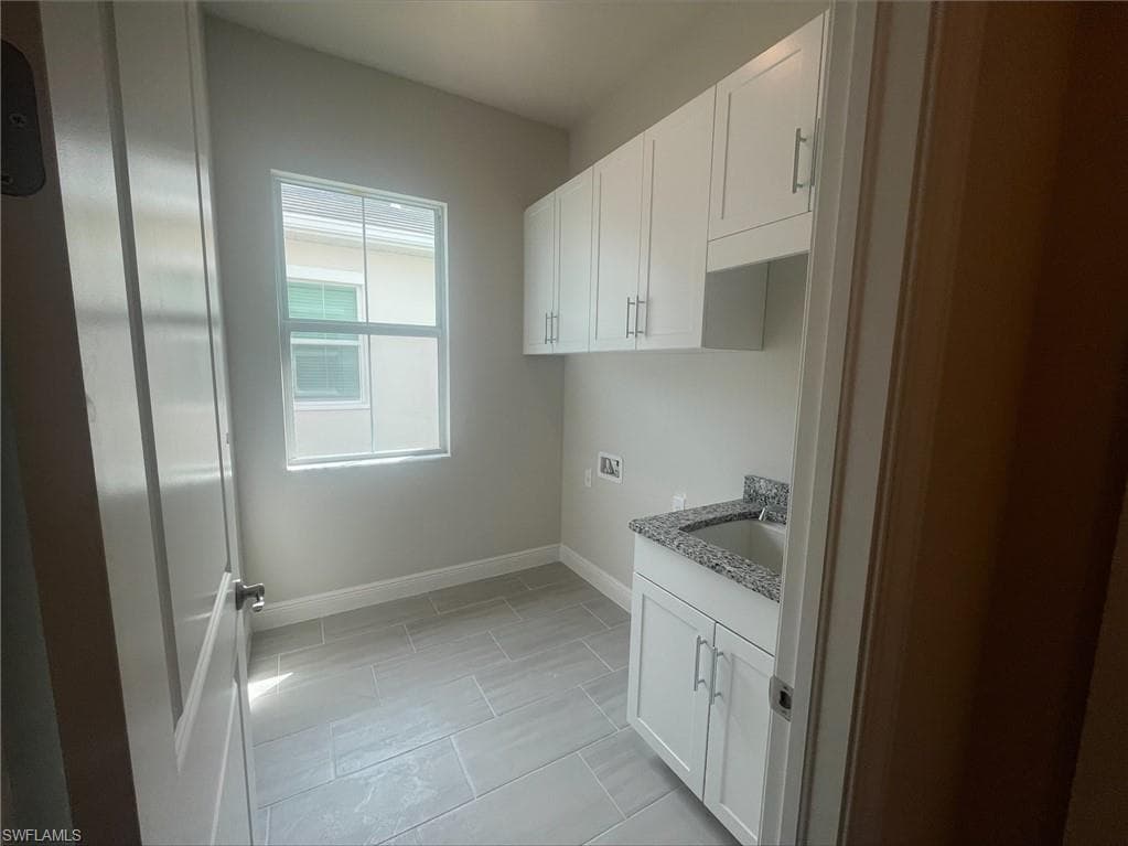 9204 Cayman DR NAPLES, FL 34114