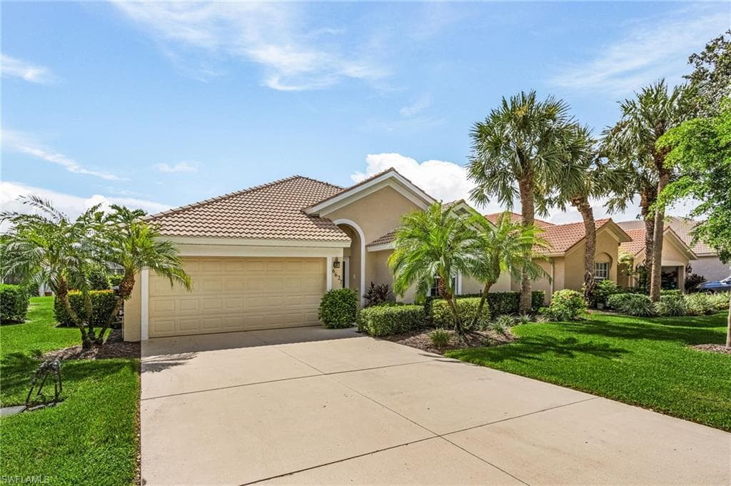 6627 Mangrove WAY NAPLES, FL 34109