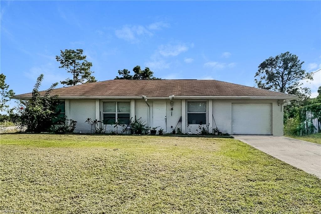 3005 9th ST W LEHIGH ACRES, FL 33971