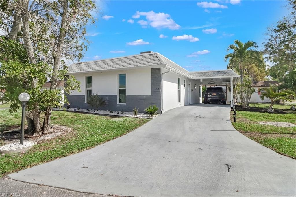 16 Hackney LN A-22 NAPLES, FL 34112