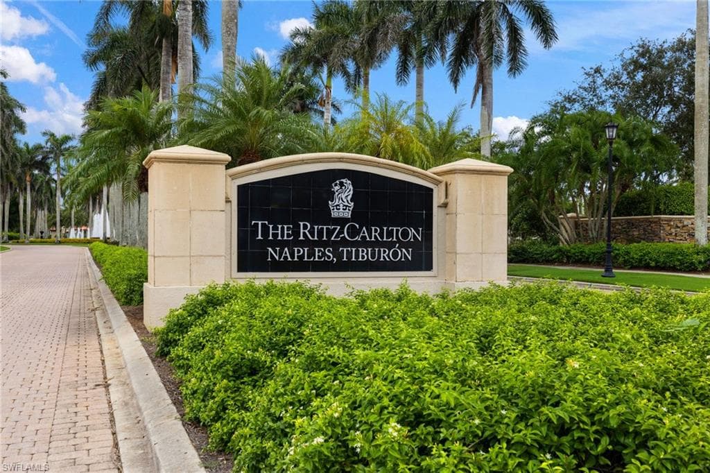 2738 Tiburon BLVD E B-301 NAPLES, FL 34109