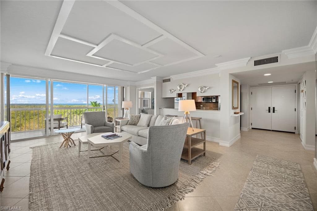 6585 Nicholas BLVD 504 NAPLES, FL 34108