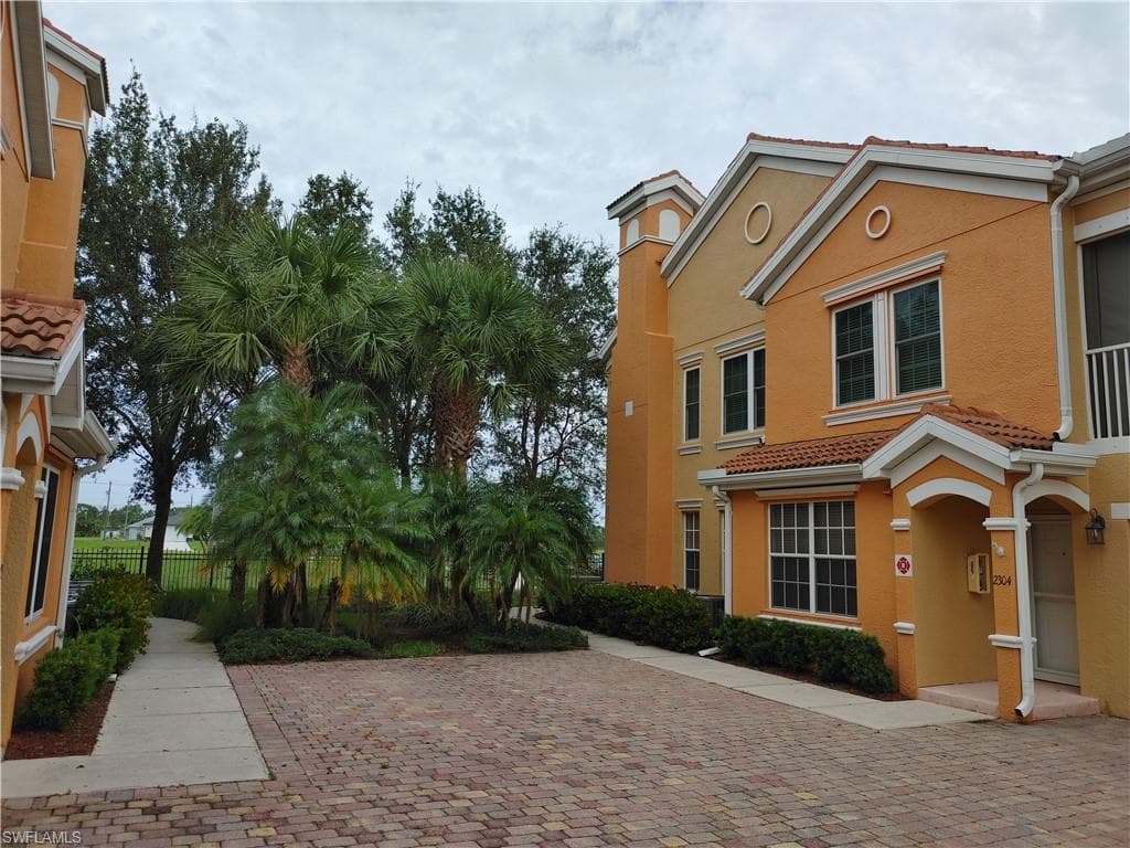 1800 Concordia Lake CIR 2304 CAPE CORAL, FL 33909