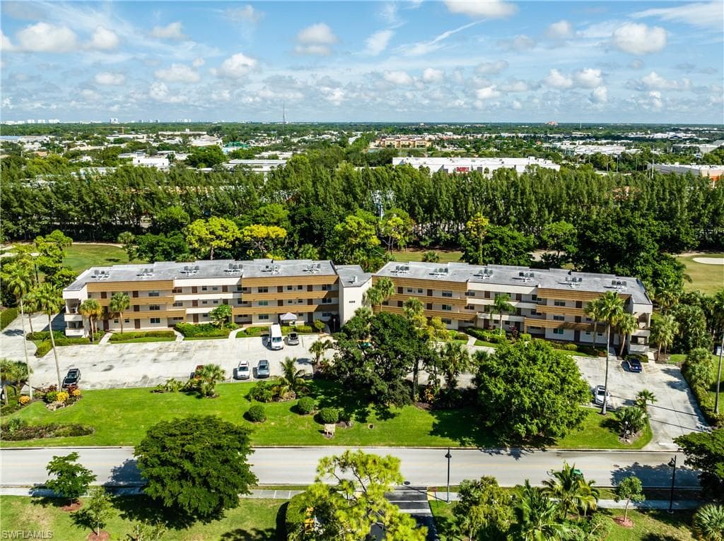 499 Forest Lakes BLVD 2-303 NAPLES, FL 34105