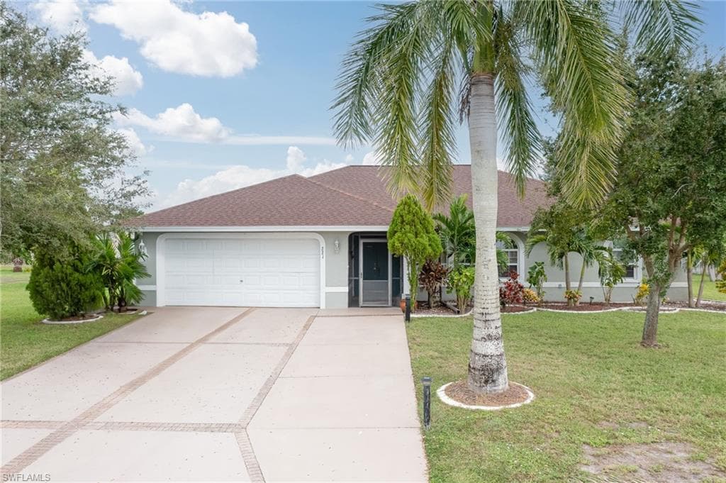 221 Danby RD LEHIGH ACRES, FL 33936