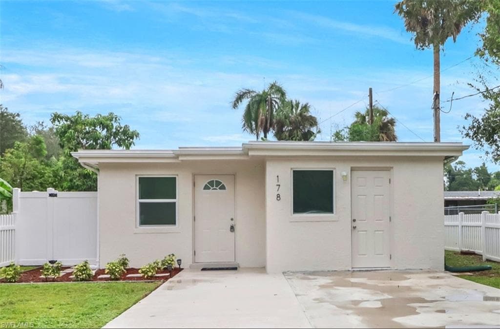 178 Evergreen RD NORTH FORT MYERS, FL 33903