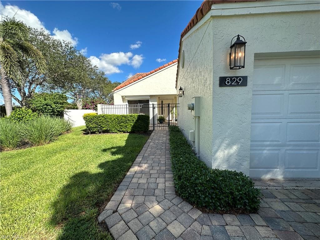 829 Reef Point CIR 46 NAPLES, FL 34108