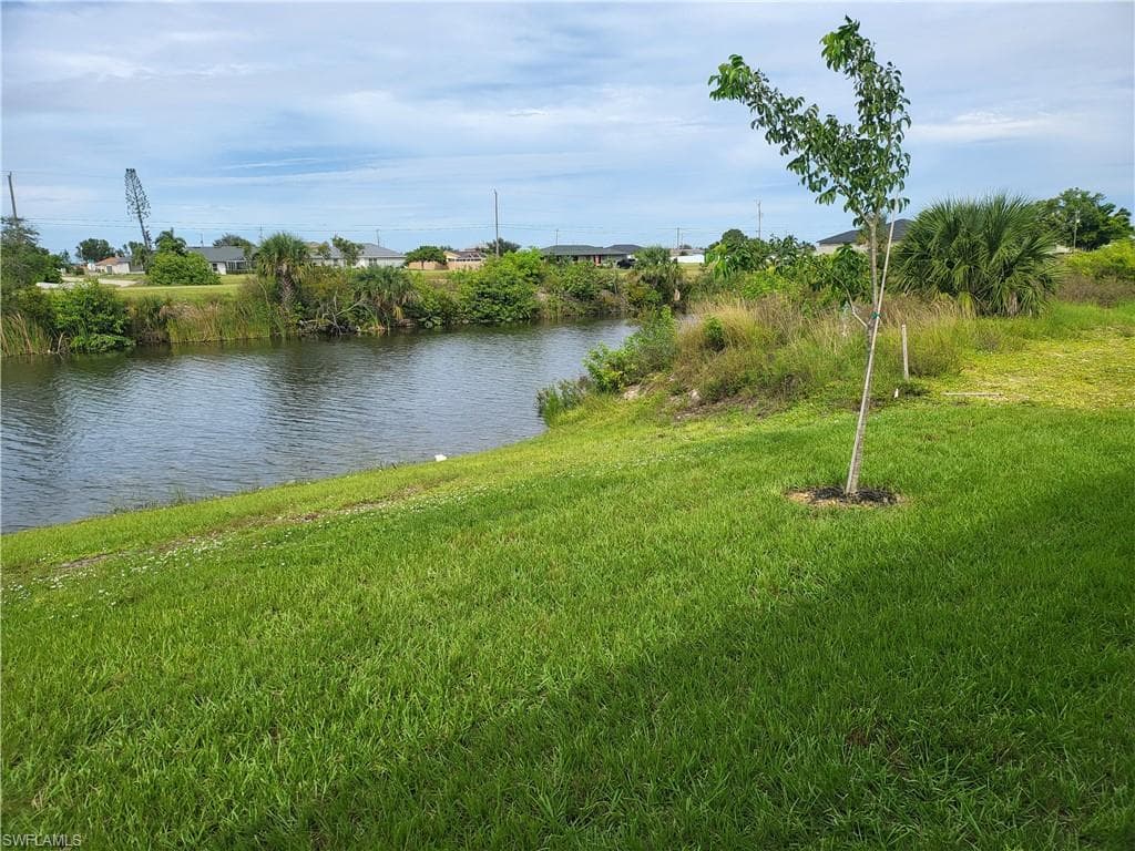 1108 NE 6th AVE CAPE CORAL, FL 33909
