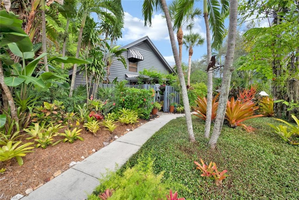 1245 Solana RD G-1 NAPLES, FL 34103
